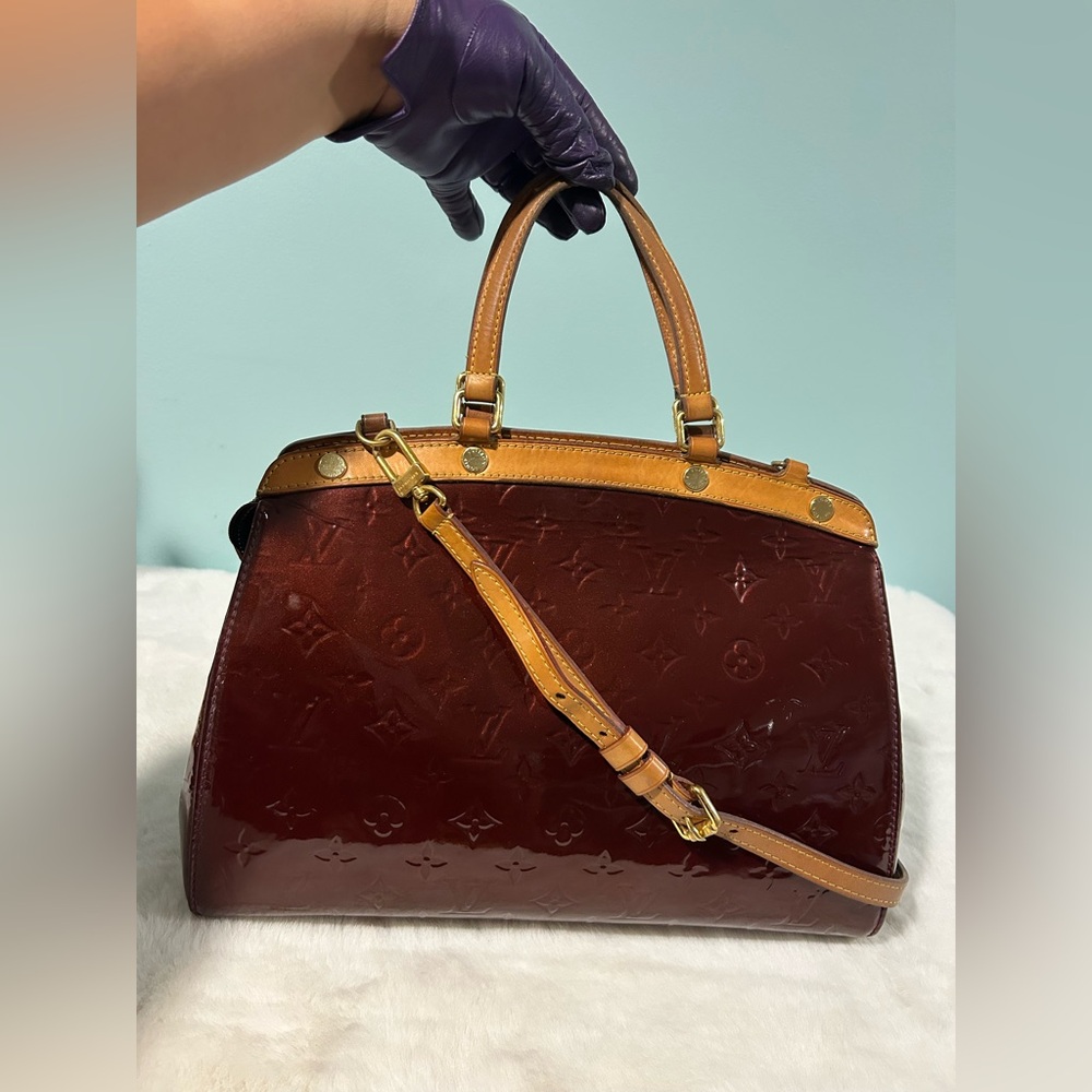 Louis Vuitton Amarante Vernis Brea MM size in great condition.